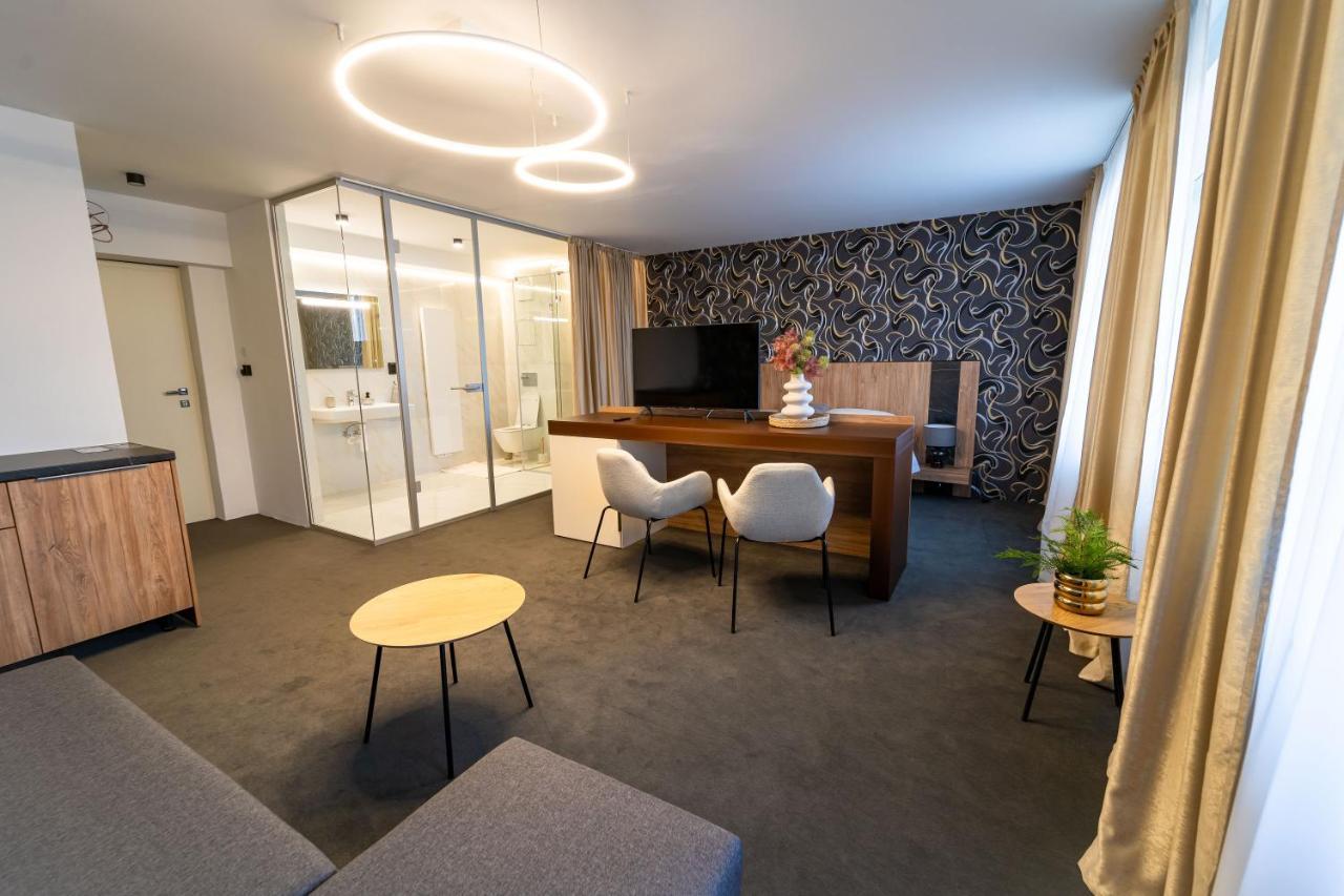 Hotel Zemplin Требишов Экстерьер фото