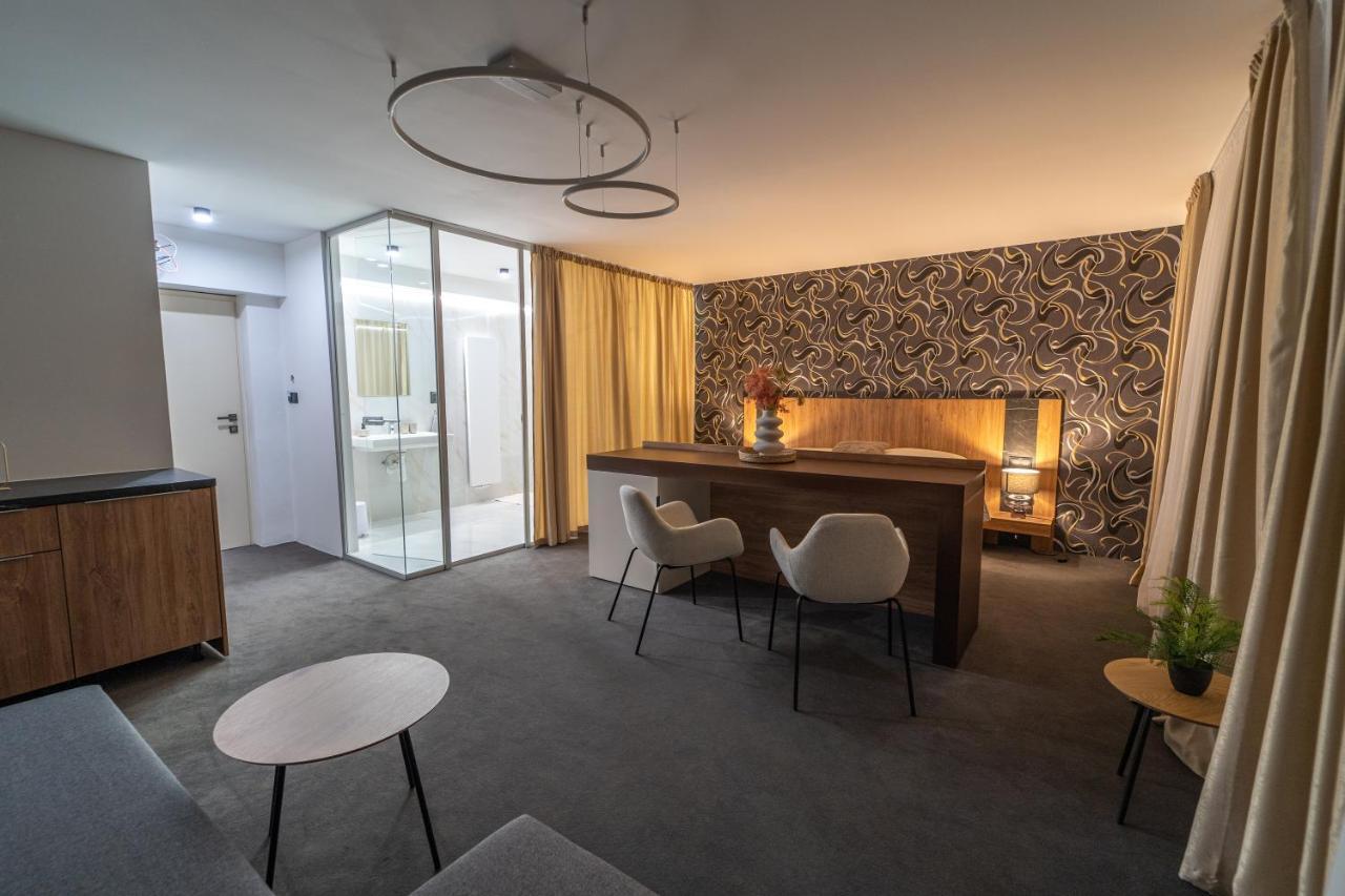 Hotel Zemplin Требишов Экстерьер фото