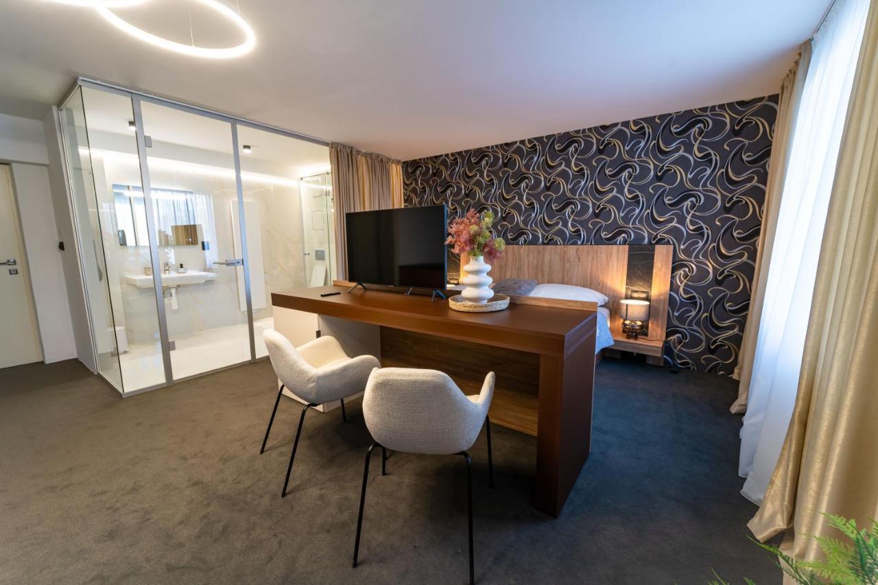 Hotel Zemplin Требишов Экстерьер фото