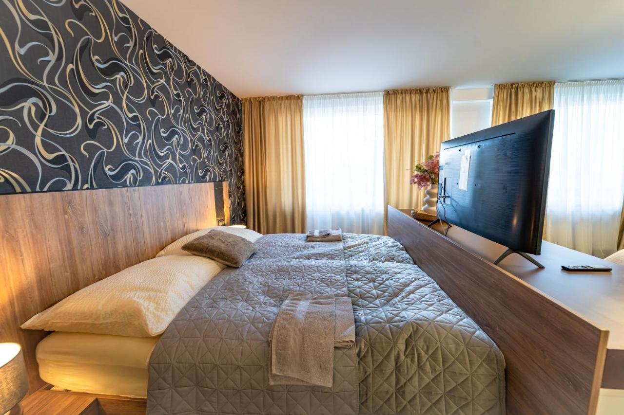 Hotel Zemplin Требишов Экстерьер фото